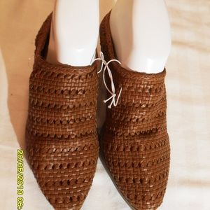 NEW WOMEN'S KALLIE WOVEN HEELED MULES